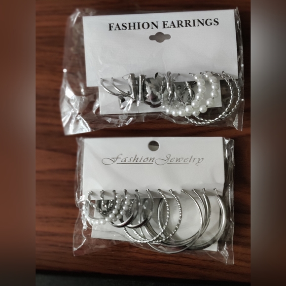 (NWT) 12 Pair of Earrings - Picture 1 of 3